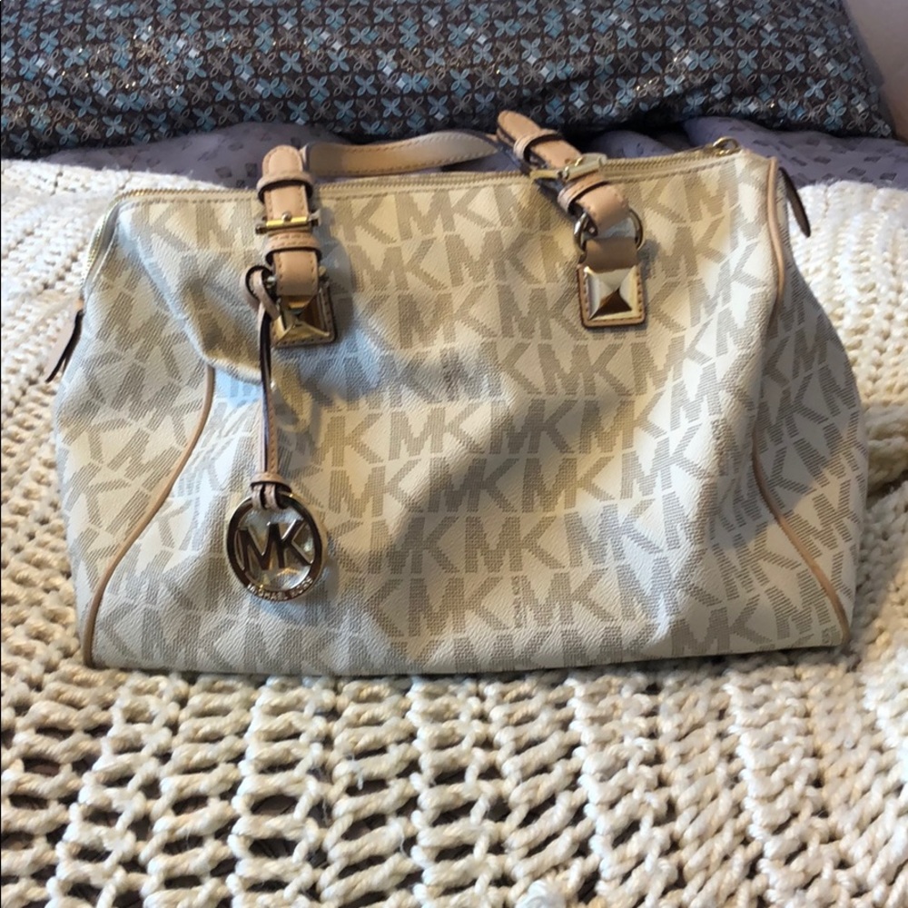 Micheal Kors Purse